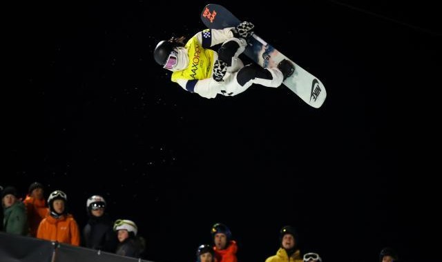 蔡雪桐第7次收获“水晶球” 日本单板再现集团优势