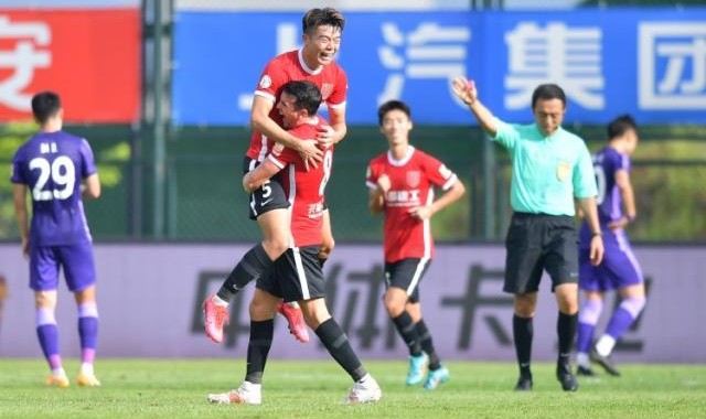 yl23455永利中国有限公司-胡睿宝告别蓉城：“雄起“响彻中超 两年半终生难忘