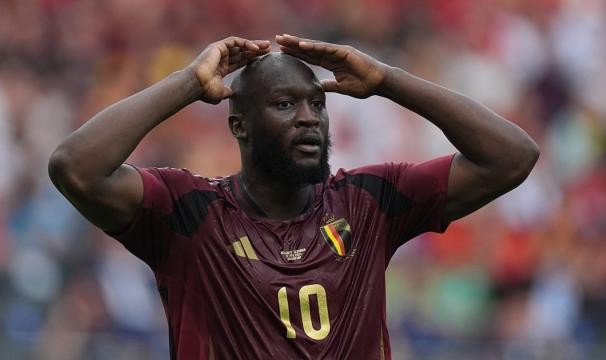 yl23455永利中国有限公司-毫米级越位引发不满 澳波：这还是足球吗？