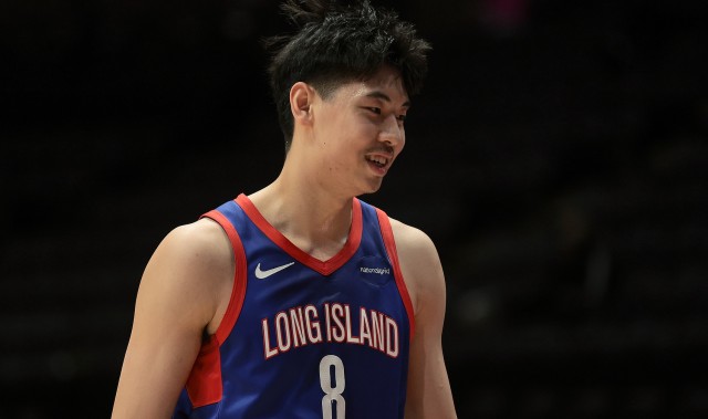 yl23455永利官网-崔永熙：职业运动员都很能睡觉 想问詹姆斯如何瞬间冷静下来入睡